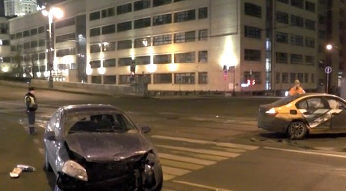 The accident involving a car occurred in the center of Moscow