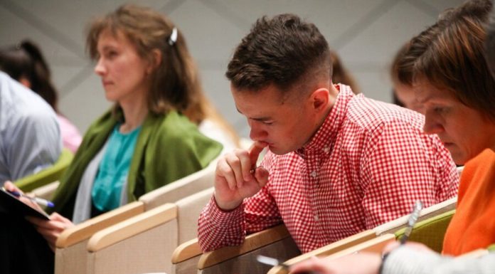 The Agency for strategic initiatives has launched a selection of experts in the regions