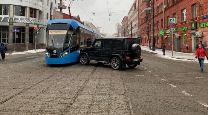 The car crashed into a tram in Central Moscow The car crashed into a tram in Central Moscow