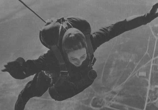 The death of parachutist Love Berlin, that she promised to Stalin The death of parachutist Love Berlin, that she promised to Stalin