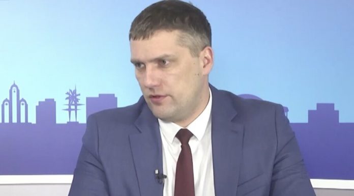 The Deputy head of the city charged with receiving a bribe over a contract for the improvement