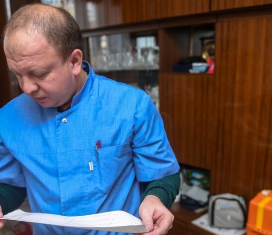 The doctors started door to door to check the arrivals of Chinese citizens