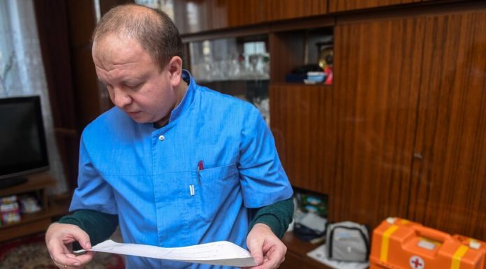 The doctors started door to door to check the arrivals of Chinese citizens The doctors started door to door to check the arrivals of Chinese citizens