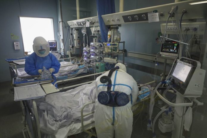 The head physician of the hospital in Wuhan died of coronavirus
