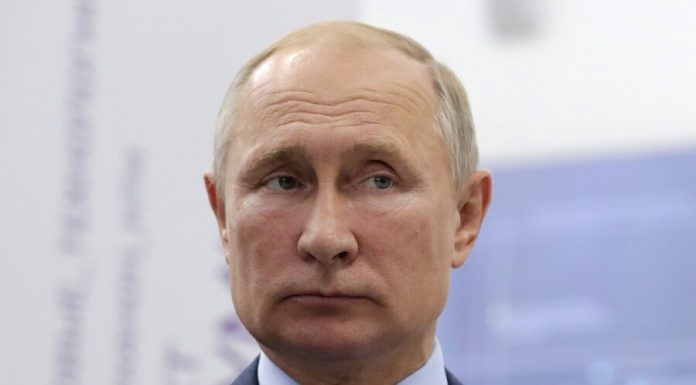 The Kremlin opposed the "icons" with Putin