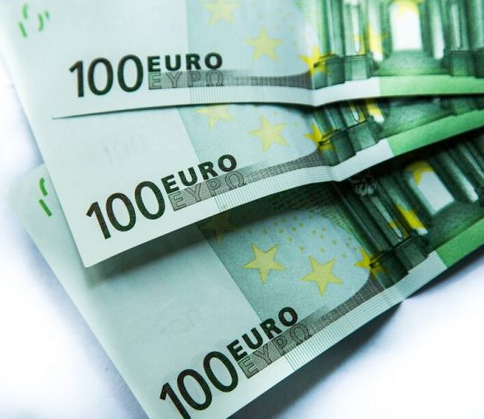 The official Euro rate for the weekend and Monday rose The official Euro rate for the weekend and Monday rose
