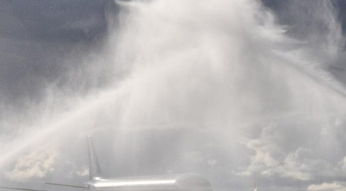 The record plane quickly flew across the Atlantic by storm