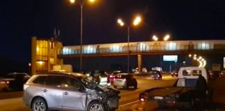 Two people were injured in an accident with three cars on the ring road