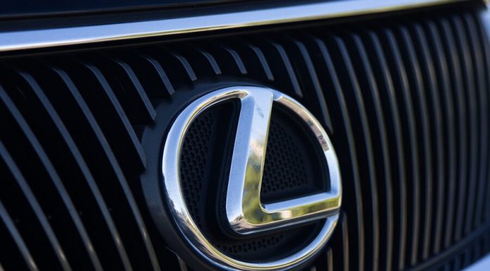 Unknown robbed the driver of a Lexus SUV in the New areas