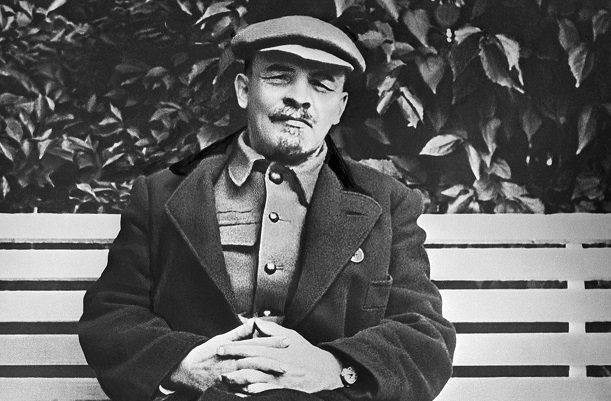 What income Lenin lived really