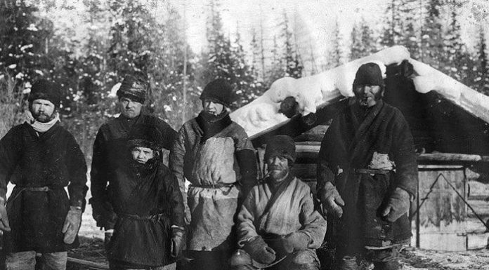 Why Russian living in such extreme conditions