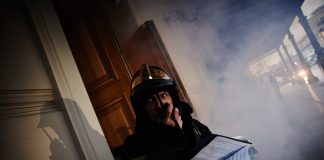 A fire engulfed an apartment in the center of Moscow