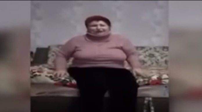 A resident of Ukraine, on his knees, apologized for the spread of the coronavirus