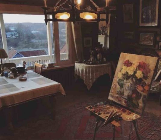 Actors and musicians have launched a flash mob #homeartchallenge Actors and musicians have launched a flash mob #homeartchallenge