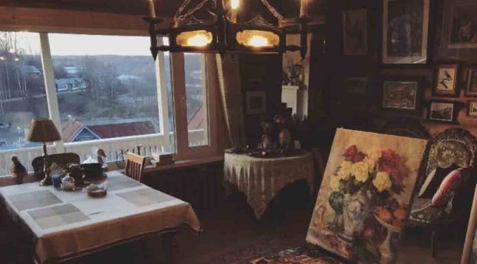 Actors and musicians have launched a flash mob #homeartchallenge