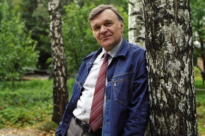 Died writer Yuri Bondarev