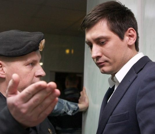 Dmitry Gudkov left the party "Civil initiative"