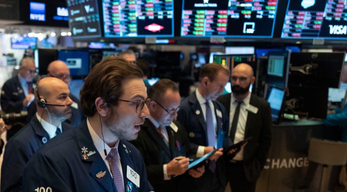 Experts: the world was on the verge of a severe crisis in the history of Experts: the world was on the verge of a severe crisis in the history of