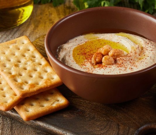 Fasting people recommend replacing the mayonnaise with hummus Fasting people recommend replacing the mayonnaise with hummus