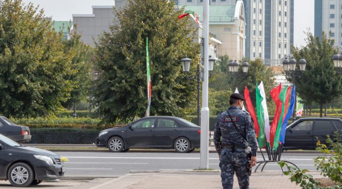 In Chechnya have come up with a way of dealing with violators of the quarantine: they will beat
