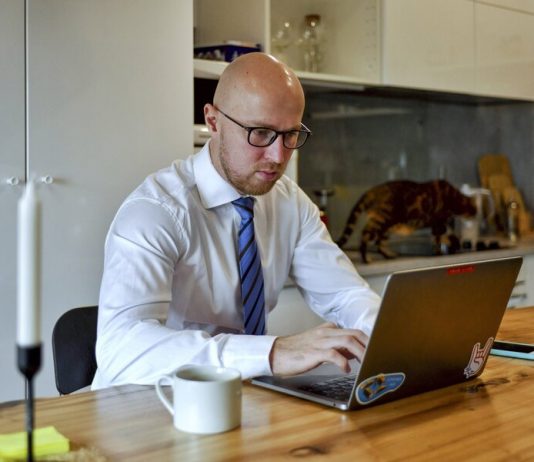 In Desgraves told how to organize the workplace in the "udalenka"