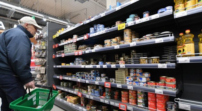 In the MHD supported the decision of individual stores about time for seniors In the MHD supported the decision of individual stores about time for seniors