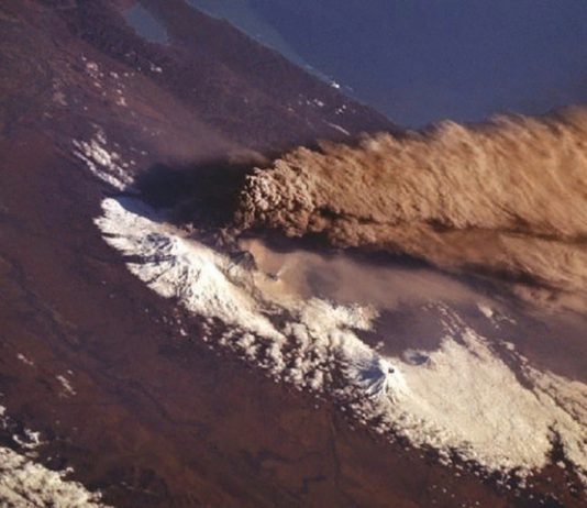 Kamchatka volcano Klyuchevskaya made emissions of ash to a height of 6 km
