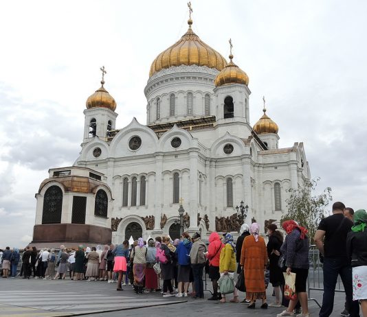 Patriarch Kirill urged not to listen to “the foolish priests” during a pandemic Patriarch Kirill urged not to listen to "the foolish priests" during a pandemic