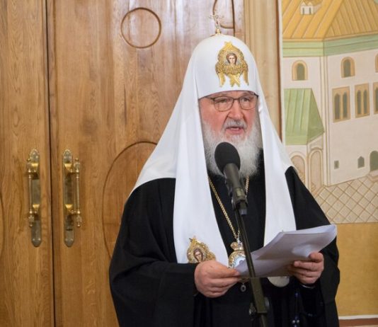 Patriarch Kirill urged to refrain from visiting temples