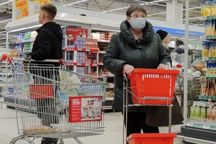 Putin has demanded to keep his distance stores