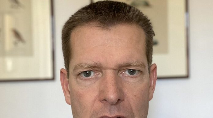 The Danish official had cut his hair and sent the money to the hairdresser The Danish official had cut his hair and sent the money to the hairdresser