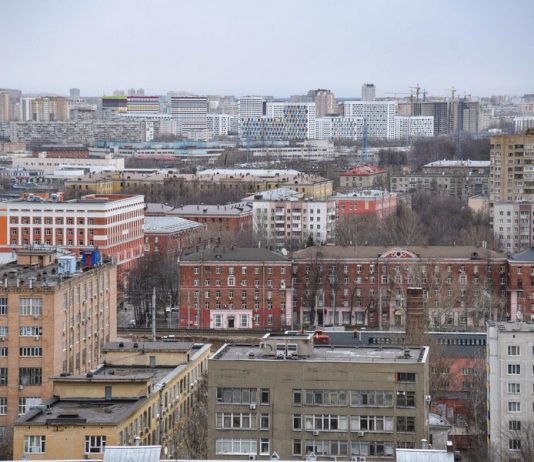 The doctors explained what the benefits and harms of quarantine