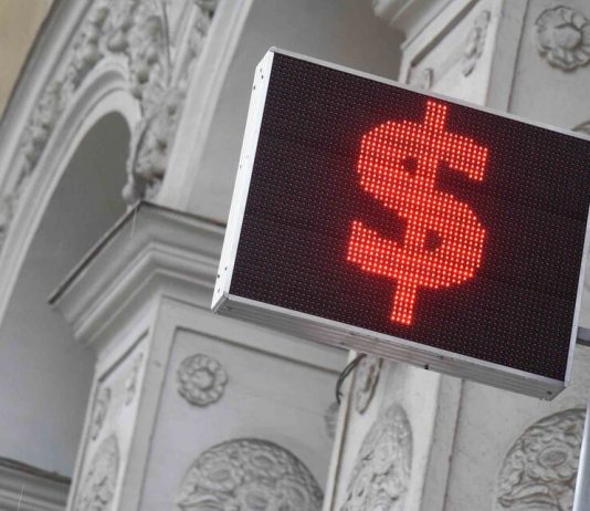 The dollar exceeded 80 rubles The dollar exceeded 80 rubles