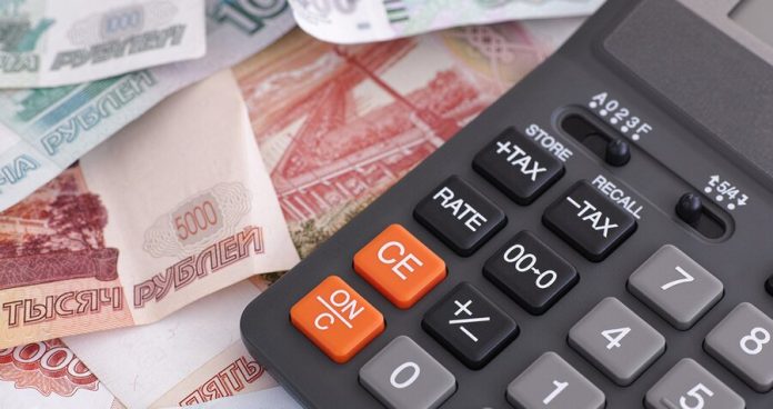 The economist commented on the tax on deposits over 1 million roubles