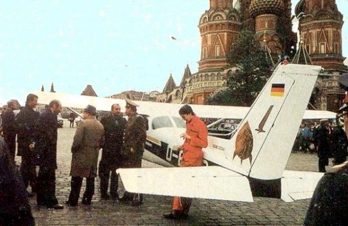 The flight of Mathias rust on Red square: what were the questions
