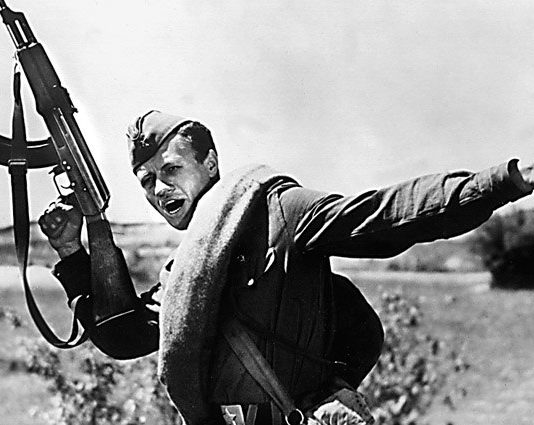 "The m-16 is designed for girls": why the West "Kalash" is considered the best weapon