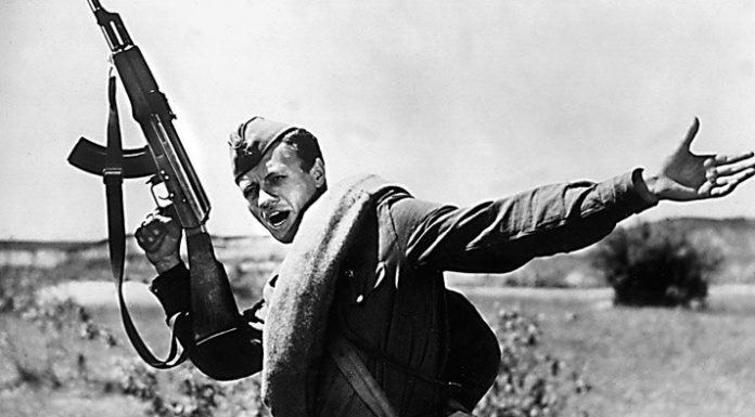 “The m-16 is designed for girls”: why the West “Kalash” is considered the best weapon "The m-16 is designed for girls": why the West "Kalash" is considered the best weapon