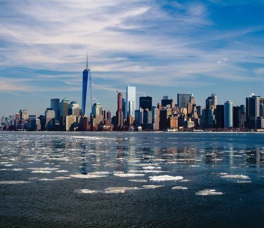 The mayor of new York warned about the imminent end of the supply of medicines