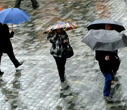 The mayor urged Muscovites to keep their distance from each other of 1.5 meters