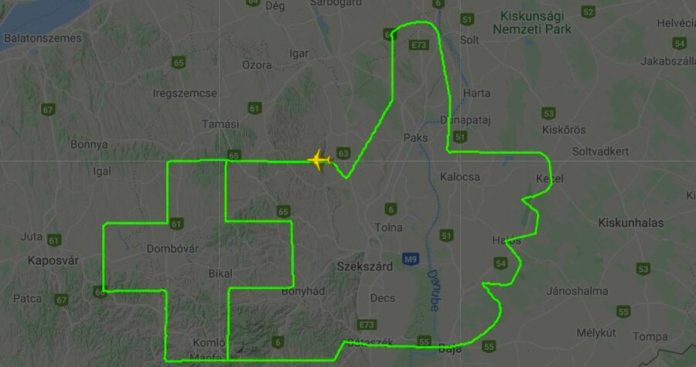 The pilot drew in the sky over Hungary like doctors