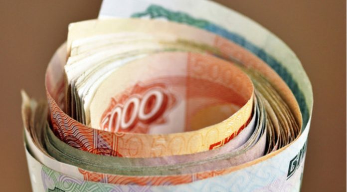 The Russians began to withdraw money from banks The Russians began to withdraw money from banks