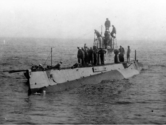 The tragedy of the submarine AG-15: the most stupid death of the Russian submarine in history