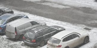 The yellow danger level, announced in Moscow due to gusty wind