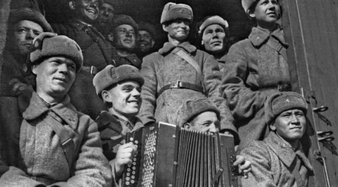 Under which songs are Russian soldiers beat the enemies Under which songs are Russian soldiers beat the enemies