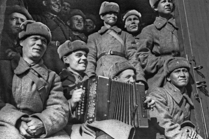 Under which songs are Russian soldiers beat the enemies
