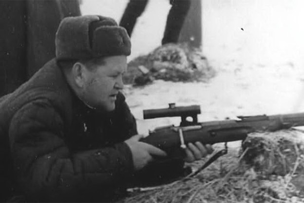 Vasily Zaytsev: how to fight the best sniper of the Stalingrad battle