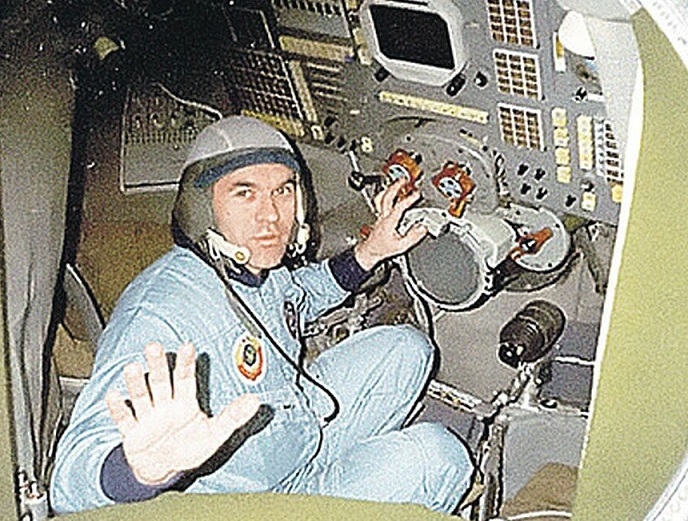 What is the secret astronauts gave Sergei Krichevsky in 1995