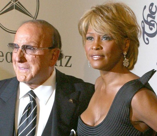 Whitney Houston: Her life is supposed to be filmed by her discoverer