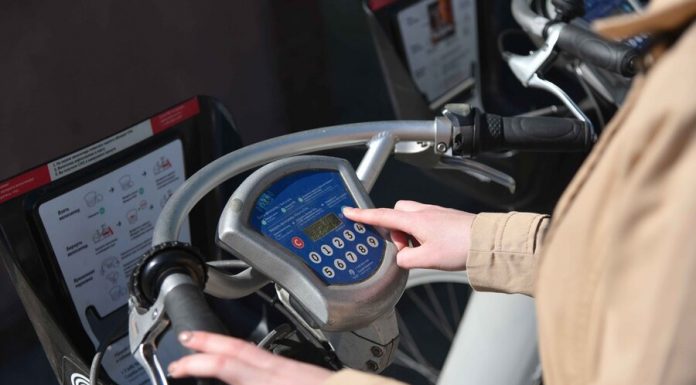 Free trip couriers and volunteers on bicycles of Moscow will limit to 45 minutes