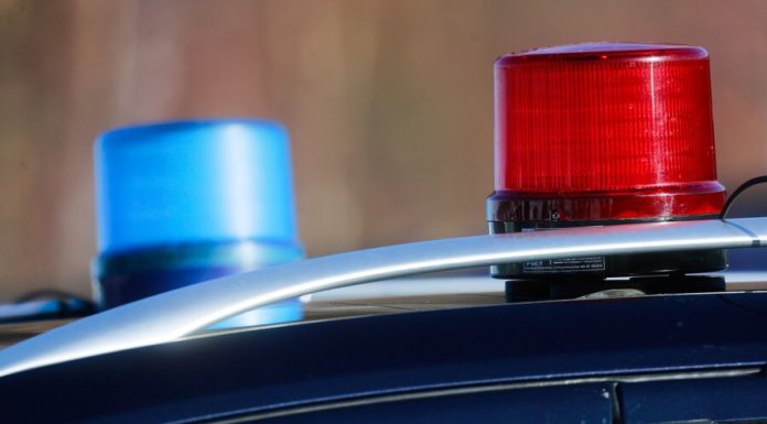 Half-naked man with two swords attacked police officers in Spain